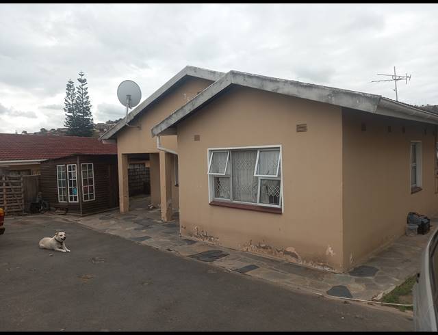 3 BEDROOM HOUSE FOR SALE IN UMLAZI BB